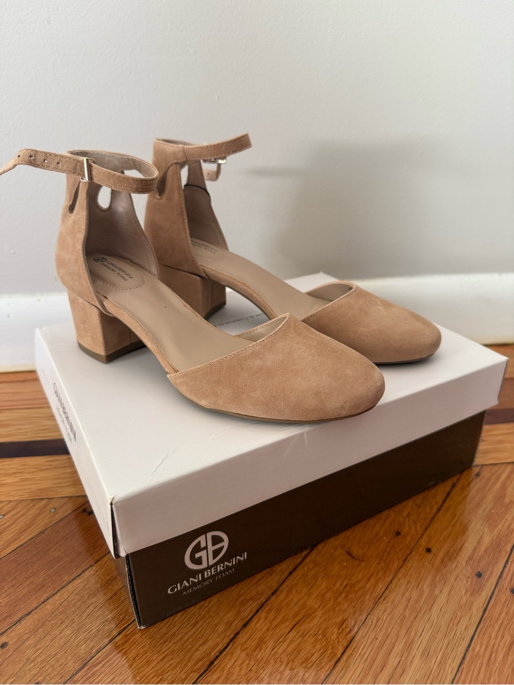 Giani Bernini Izzee Memory Foam Block Heels